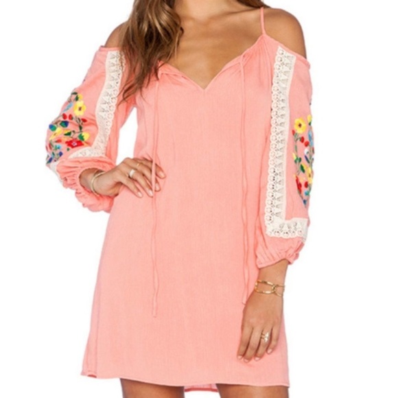 Gorgeous 🌺🧡🌸Cold Shoulder Coral Dress - Picture 1 of 6